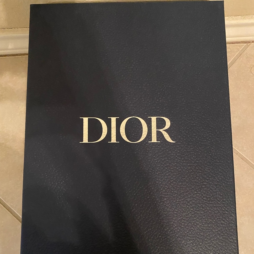 Dior shoes never been worn size size 40.